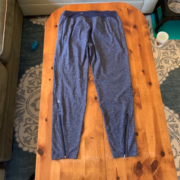 Lululemon sweatpants - Picture 5 of 9